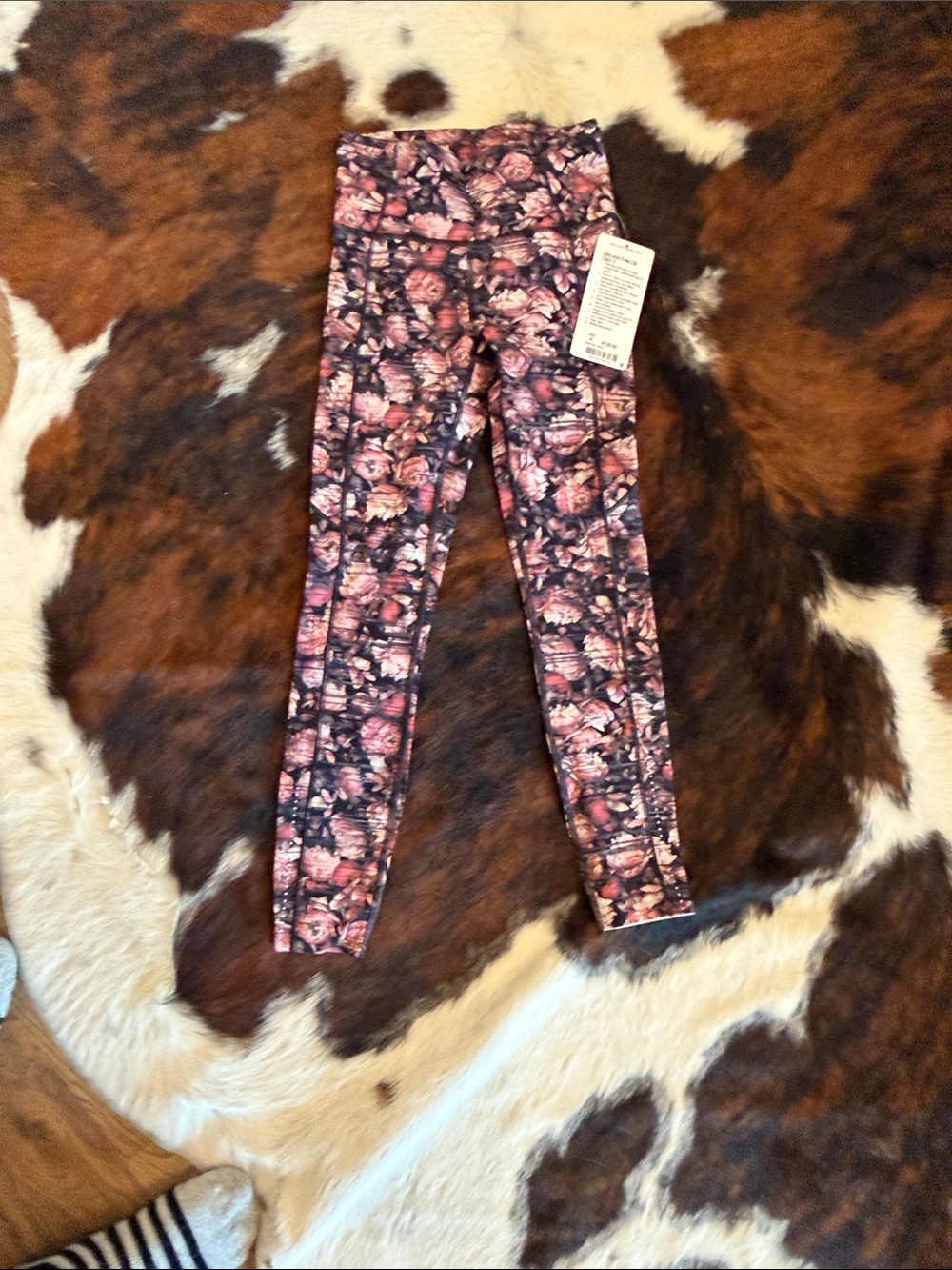 NWT! lululemon athletica Pink Floral Print Leggings women’s size 4